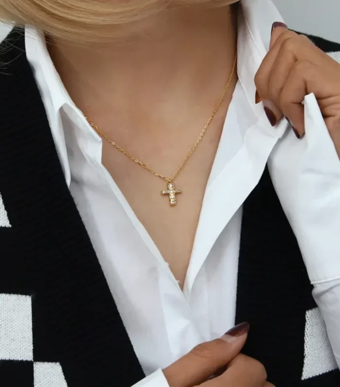 Zirconia Cross Necklace (2)